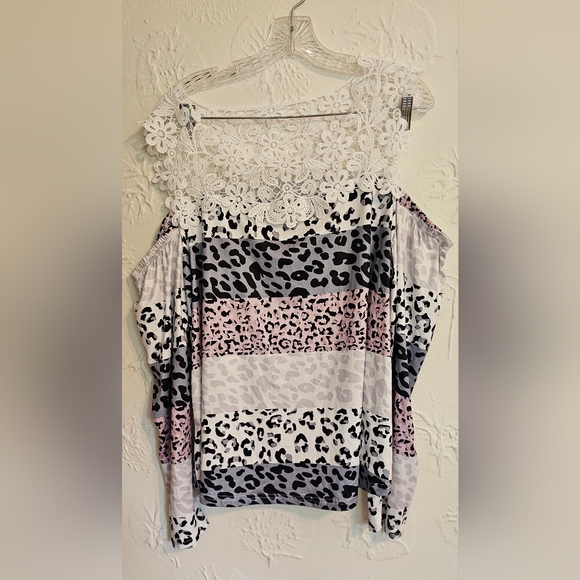 Women's 3X Shein lace cold shoulder long sleeve top - Picture 1 of 4